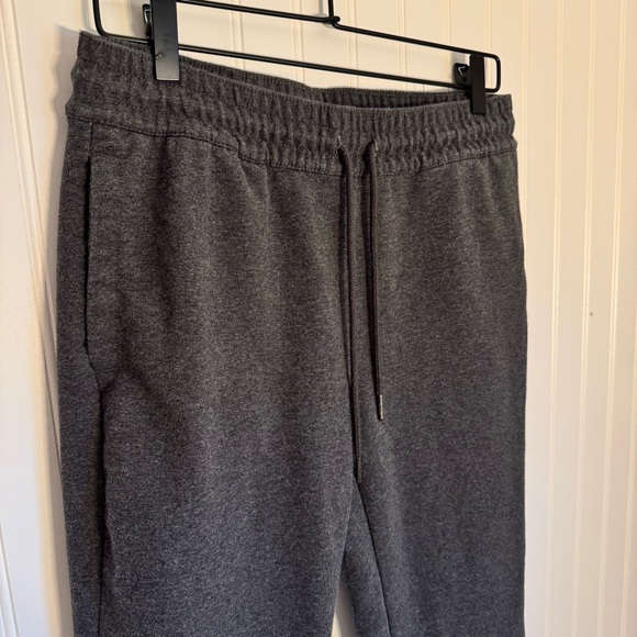 Reebok Women’s Dark Gray Athleisure Joggers Size Medium - Picture 2 of 12